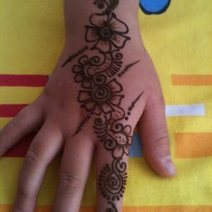 learn henna tattoo